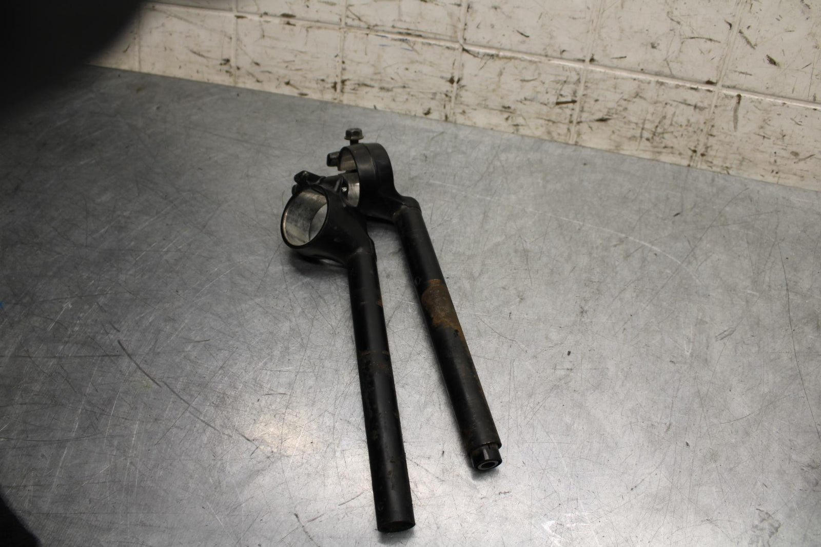 2006 Honda CBR600F4i LEFT RIGHT CLIP ON HANDLEBARS PAIR SET 53100-MBW-D20 BB567