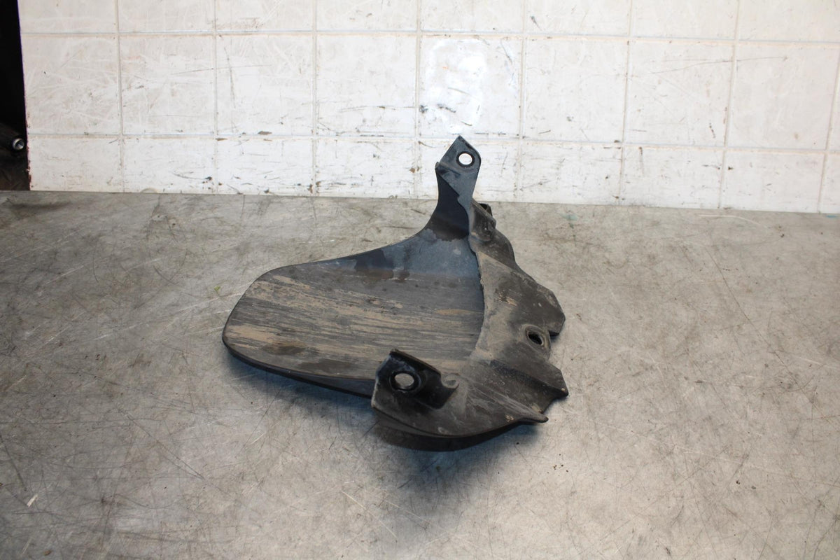 06-07 SUZUKI GSXR600 REAR BACK WHEEL TIRE HUGGER FENDER  BB543