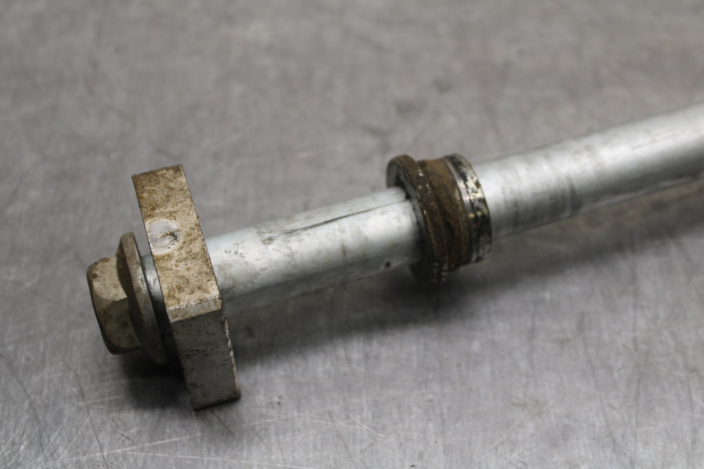 12-17 KAWASAKI NINJA 650 REAR AXLE BACK WHEEL RIM PIVOT BOLT AXEL BB129