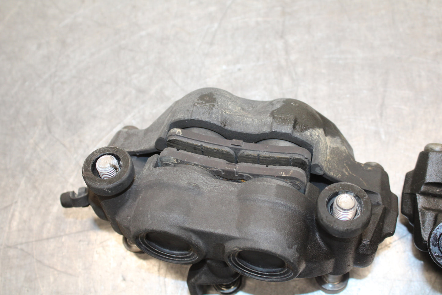 12-13 KAWASAKI Z1000 RIGHT LEFT FRONT BRAKE CALIPER SET PAIR CALIPERS BB743