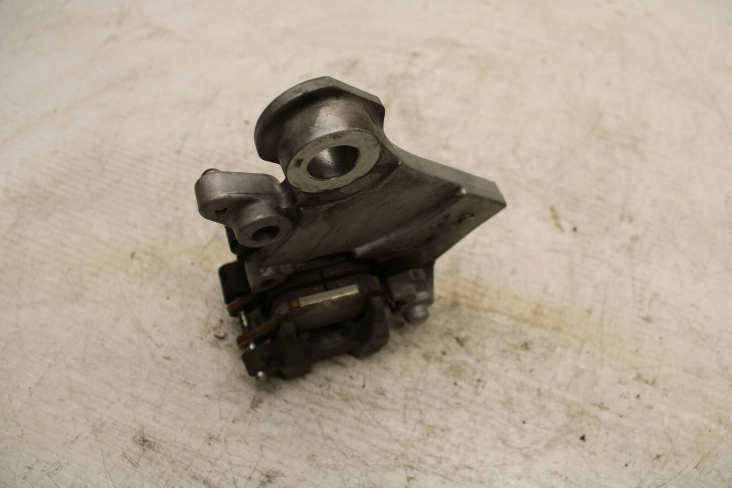 16-21 YAMAHA XSR900 REAR BACK BRAKE CALIPER W MOUNT BRACKET BB362