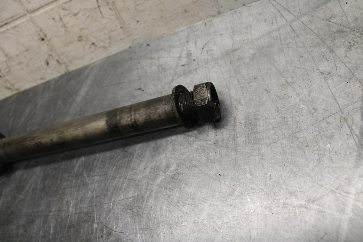 07 YAMAHA YZF R6 REAR AXLE BACK WHEEL RIM PIVOT BOLT AXEL 2C0-25381-10-00 BB495