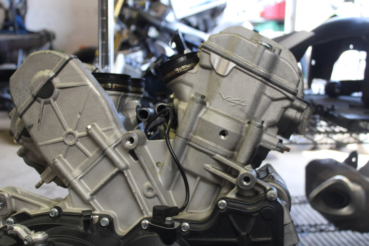 16 APRILIA TUONO V4 1100 ENGINE MOTOR BB905