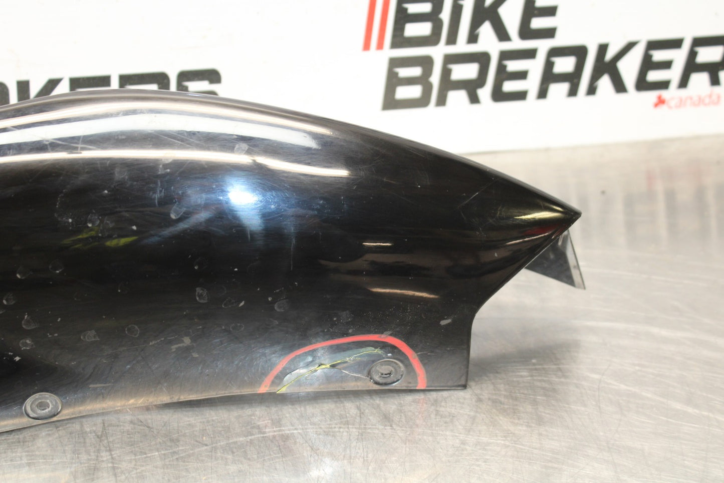 06-07 SUZUKI GSXR 600 LEFT REAR BACK TAIL FAIRING COWL SHROUD BB178