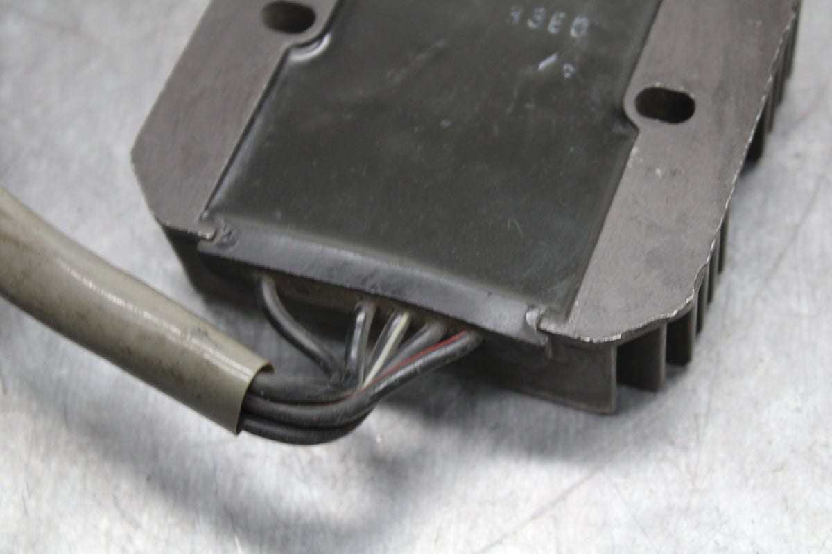 97-99 SUZUKI GSXR600 SRAD RECTIFIER VOLTAGE REGULATOR BB123