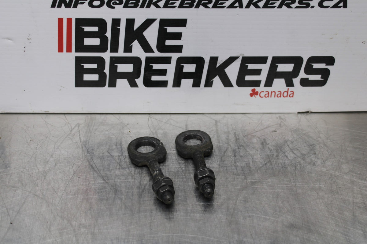 08 KAWASAKI VULCAN 900 SWINGARM CHAIN TENSIONER ADJUSTMENT BRACKETS  BB184