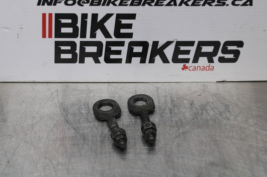 08 KAWASAKI VULCAN 900 SWINGARM CHAIN TENSIONER ADJUSTMENT BRACKETS  BB184