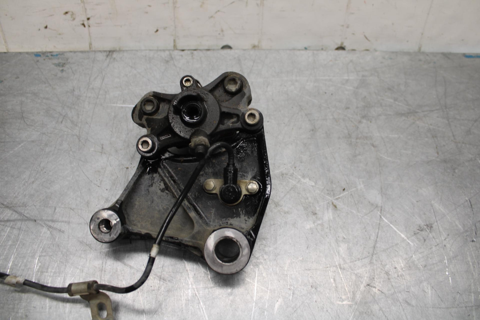 07-08 KAWASAKI CONCOURS 1400 ABS REAR BACK BRAKE CALIPER W MOUNT BRACKET BB449