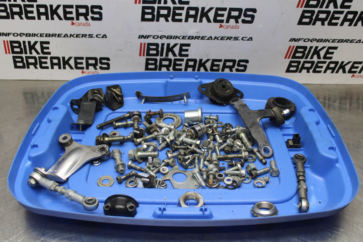 08 HARLEY-DAVIDSON ELECTRA GLIDE POLICE EFI FLHTPI LEFTOVER BOLTS SCREWS BB816