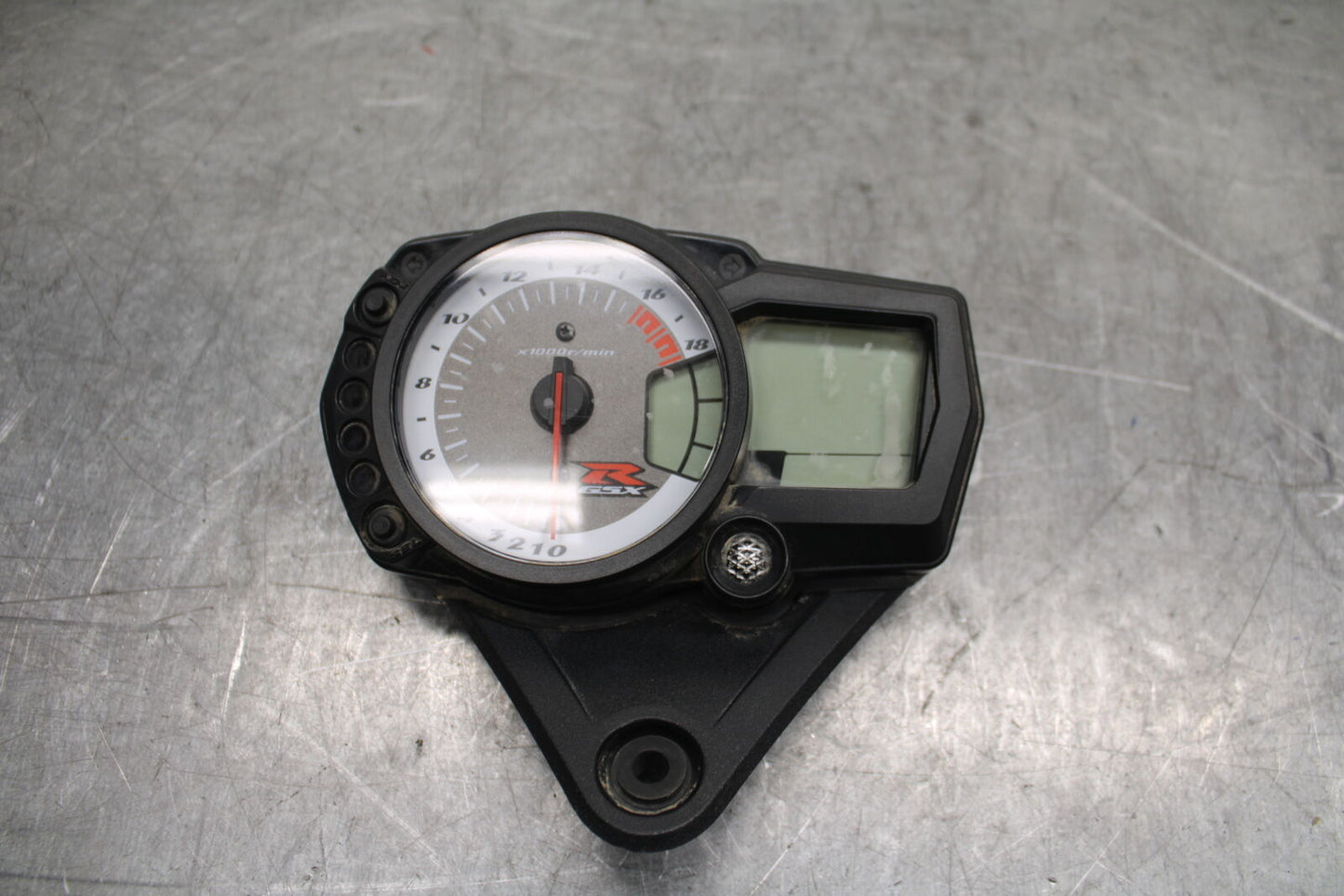 08-10 SUZUKI GSXR 600 SPEEDO TACH GAUGES CLUSTER SPEEDOMETER TACHOMETER   BB721