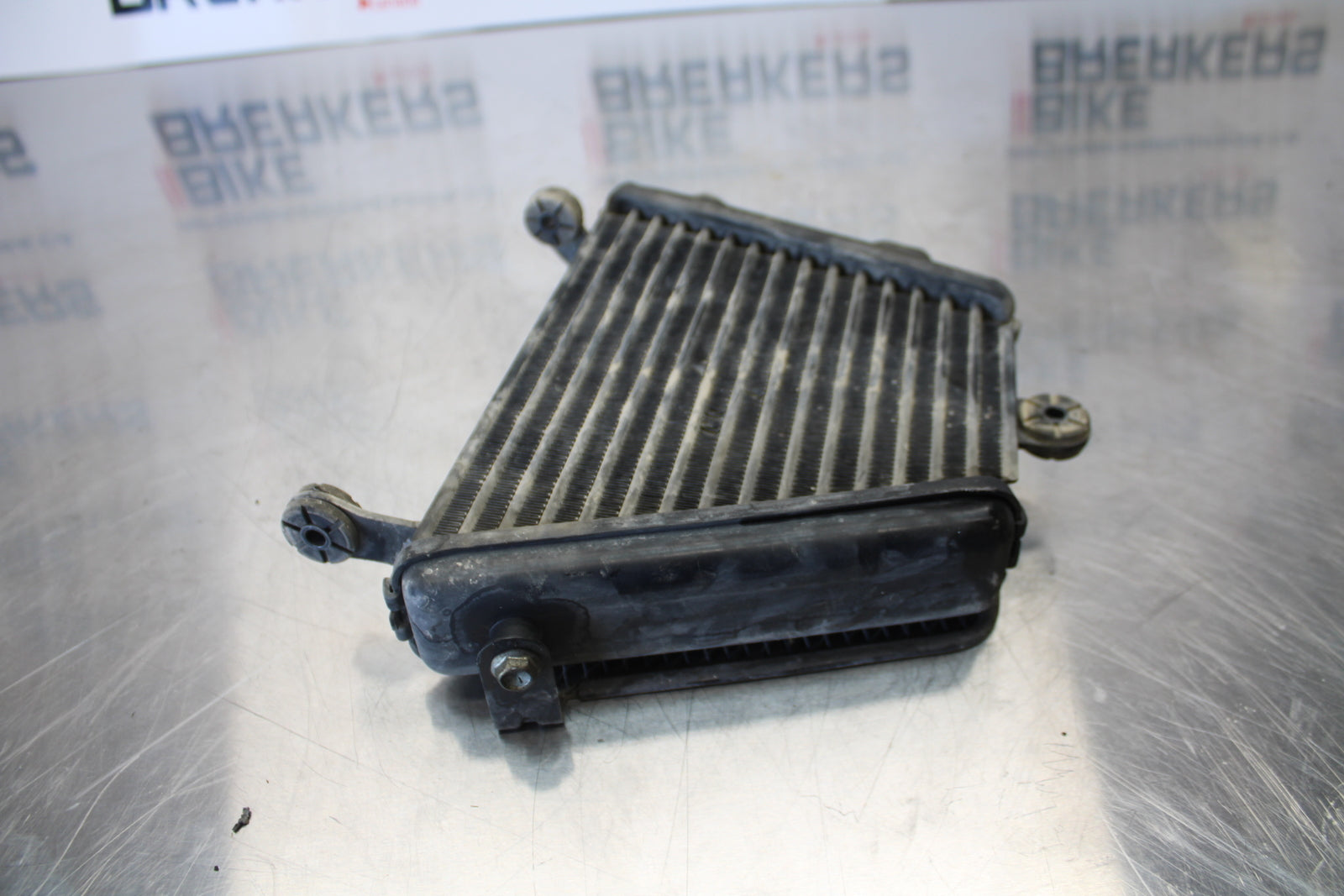 11 SUZUKI GSXR1000 ENGINE MOTOR OIL COOLER  BB142