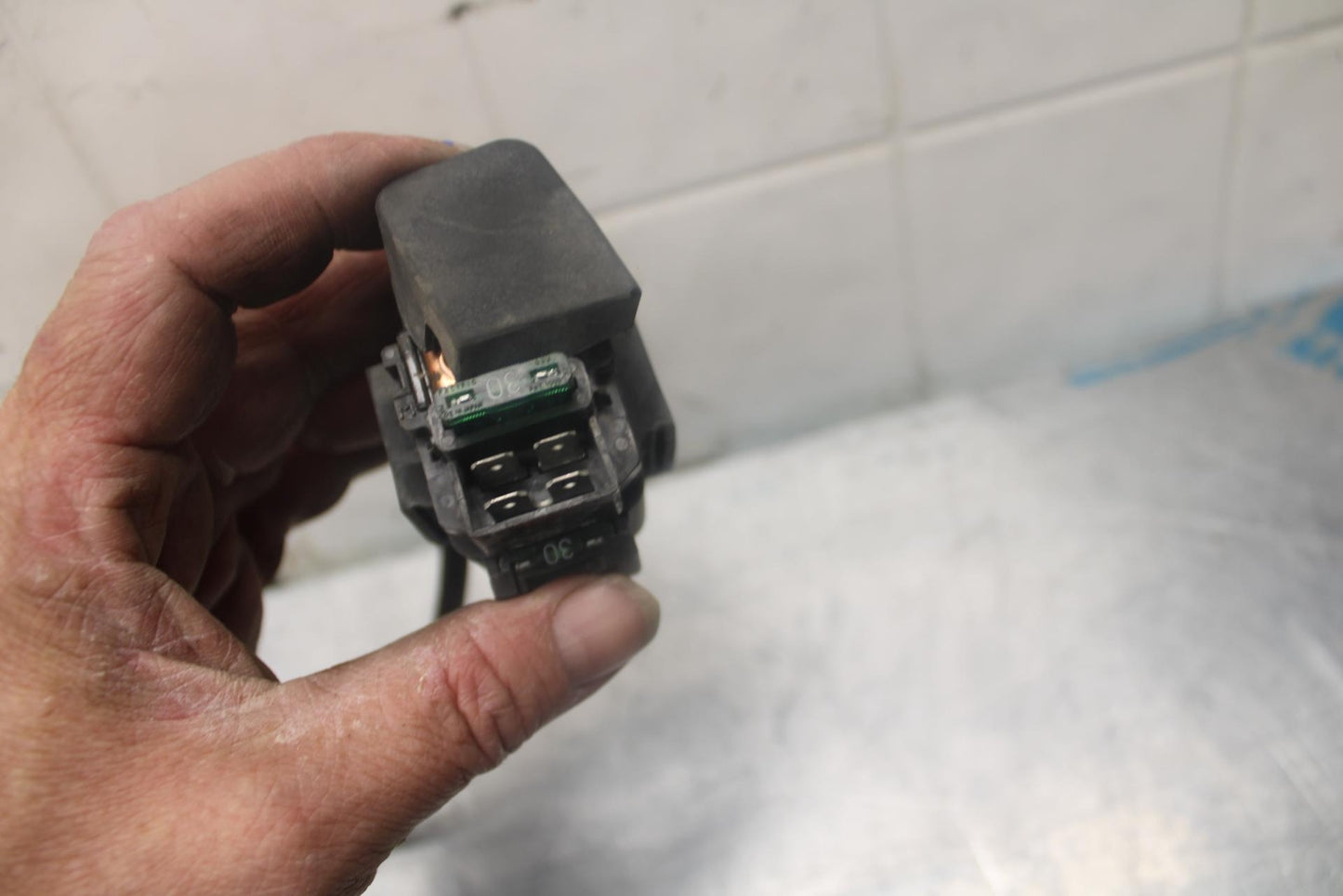 07-08 KAWASAKI NINJA ZX6R ENGINE STARTER RELAY  MOTOR SWITCH 27010-0030 BB456