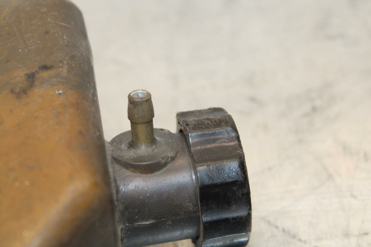 85 YAMAHA RZ500 COOLANT WATER TANK RESERVOIR BOTTLE BB27
