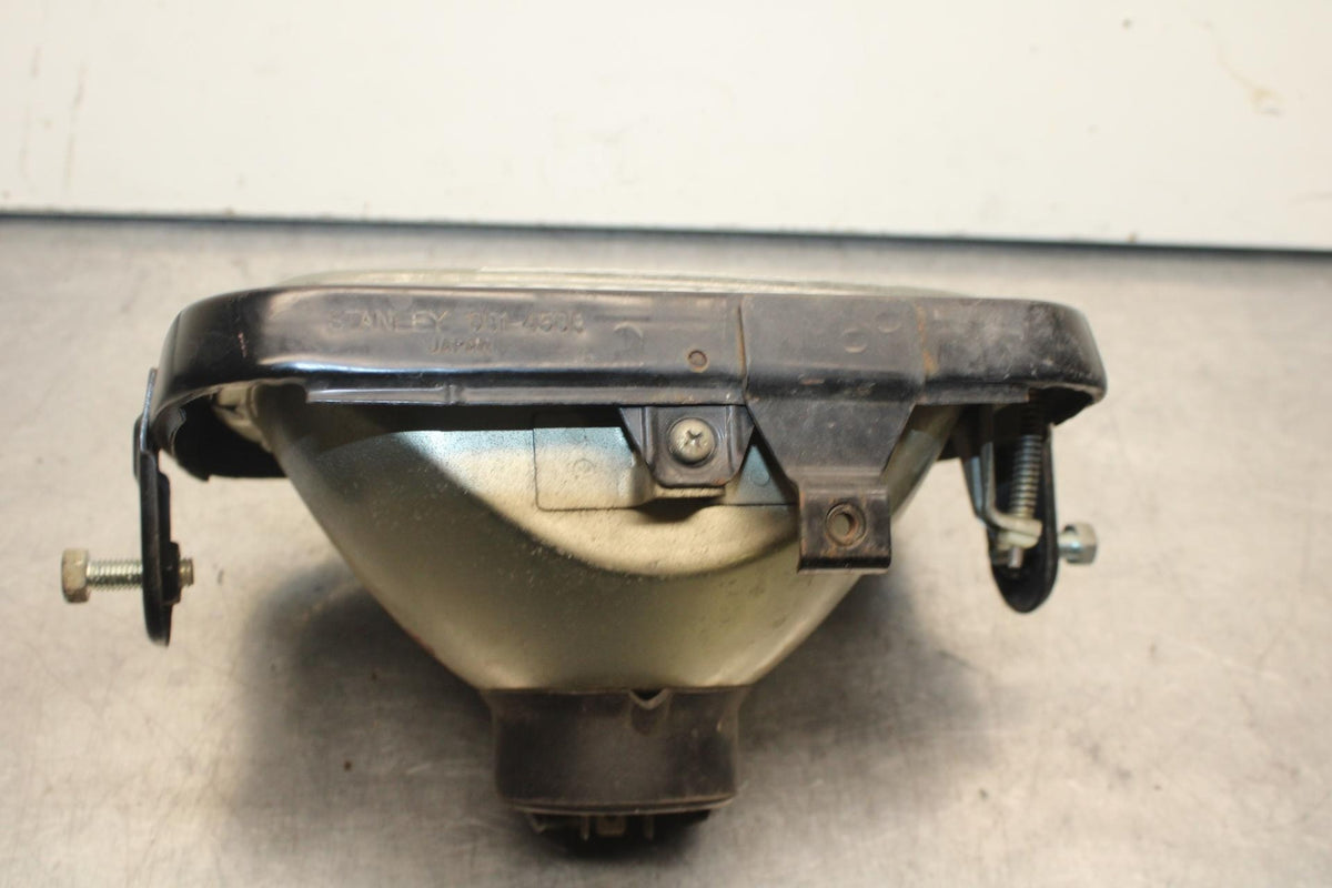 84-86 KAWASAKI GPZ900 FRONT HEADLIGHT HEAD LIGHT LAMP BB84
