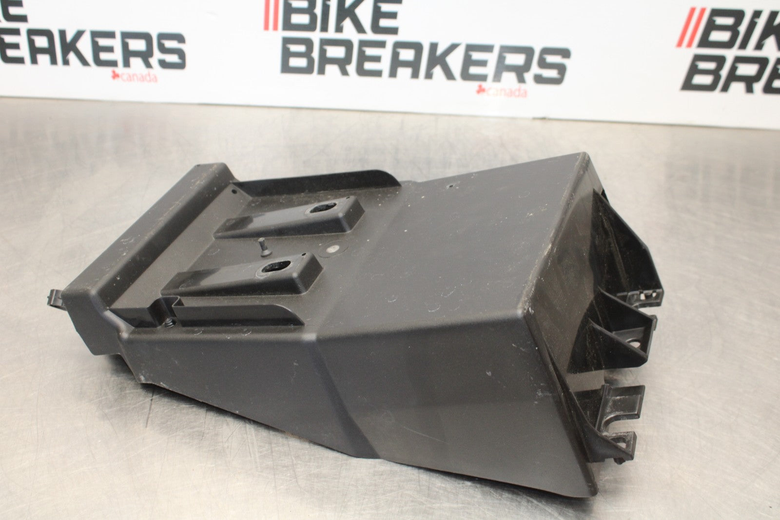 18-23 KAWASAKI NINJA 400 EX400 ABS REAR UNDERTAIL BATTERY TRAY PLASTIC BB192