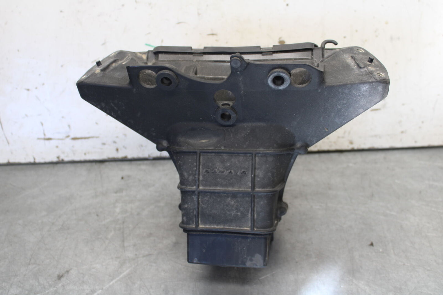 09-12 KAWASAKI NINJA ZX6R UPPER FAIRING MIRROR GAUGES STAY BRACKET BB698