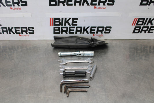 09 KAWASAKI CONCOURS 14 ZG1400B STOCK TOOLS OEM TOOL BAG KIT SET BB875
