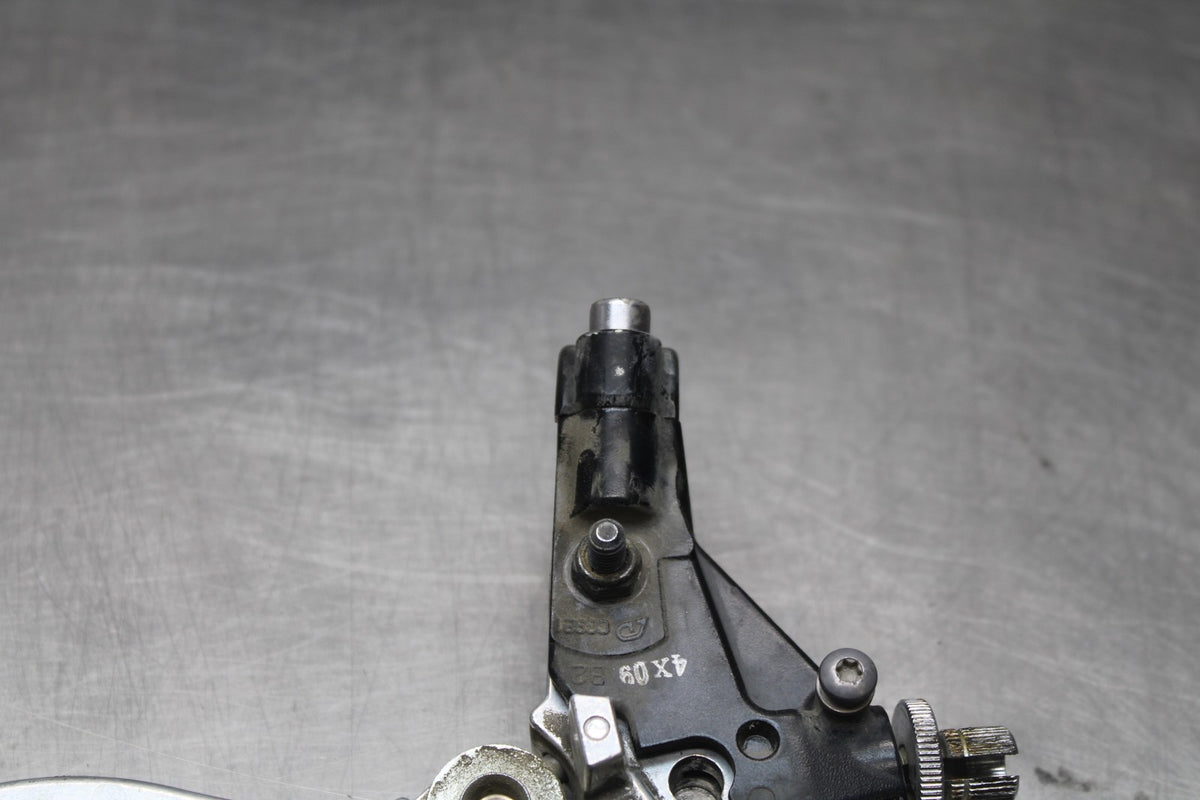 15 TRIUMPH TIGER 800 CLUTCH PERCH MOUNT WITH LEVER  BB873