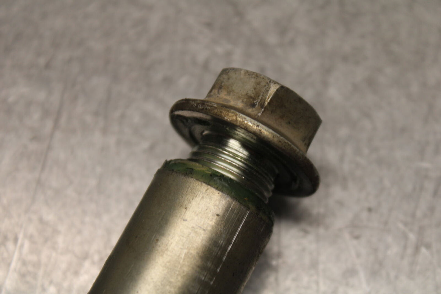 06-07 SUZUKI GSXR750 FRONT WHEEL RIM AXLE PIVOT BOLT 54711-41G00 BB670
