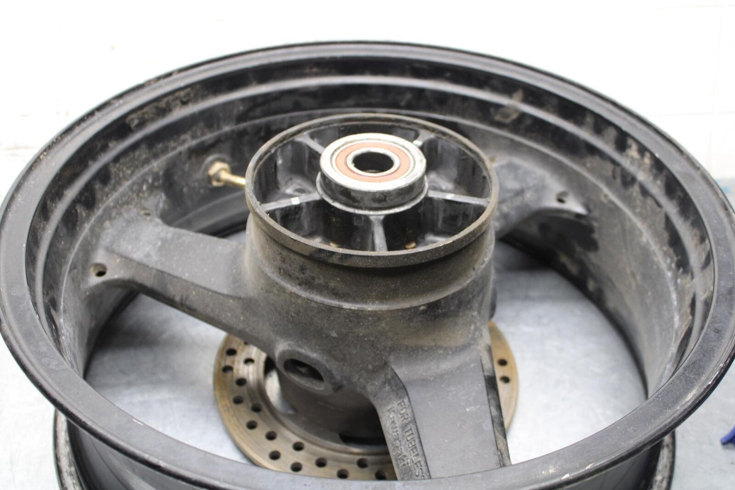 2000 Kawasaki Ninja ZX12R ZX1200A REAR ROTOR AND WHEEL RIMBRAKE DISC  BB565