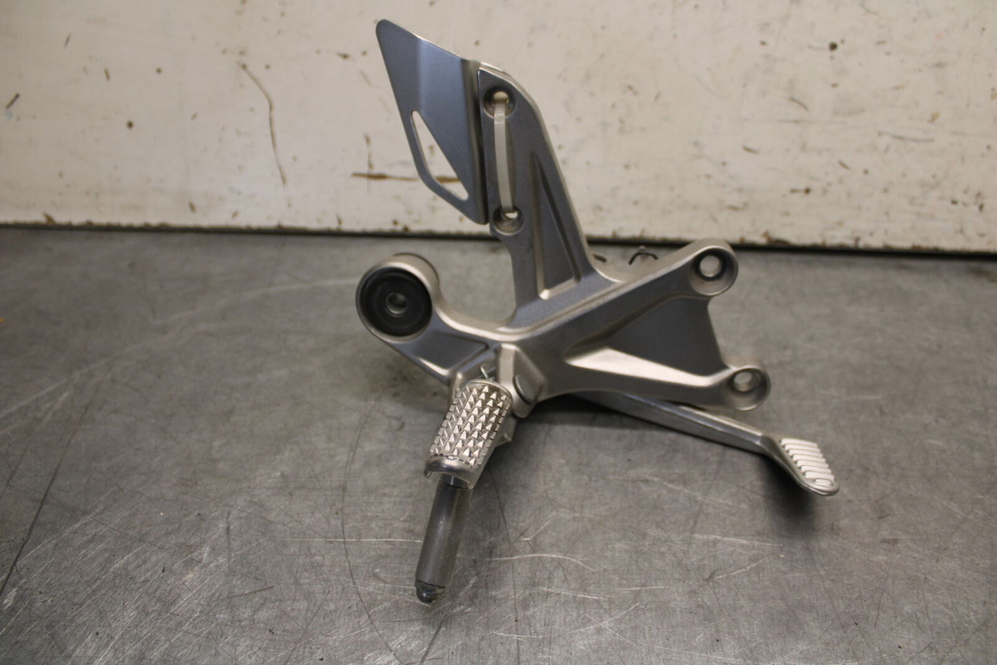 17-21 HONDA CBR1000RR SP RIGHT REARSET REAR SET DRIVER FOOT PEG REST STOP BB681