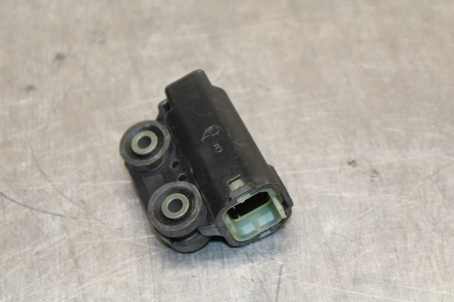 03-05 YAMAHA YZF R6  TIP OVER BANK ANGLE CRASH SENSOR SWITCH  BB132