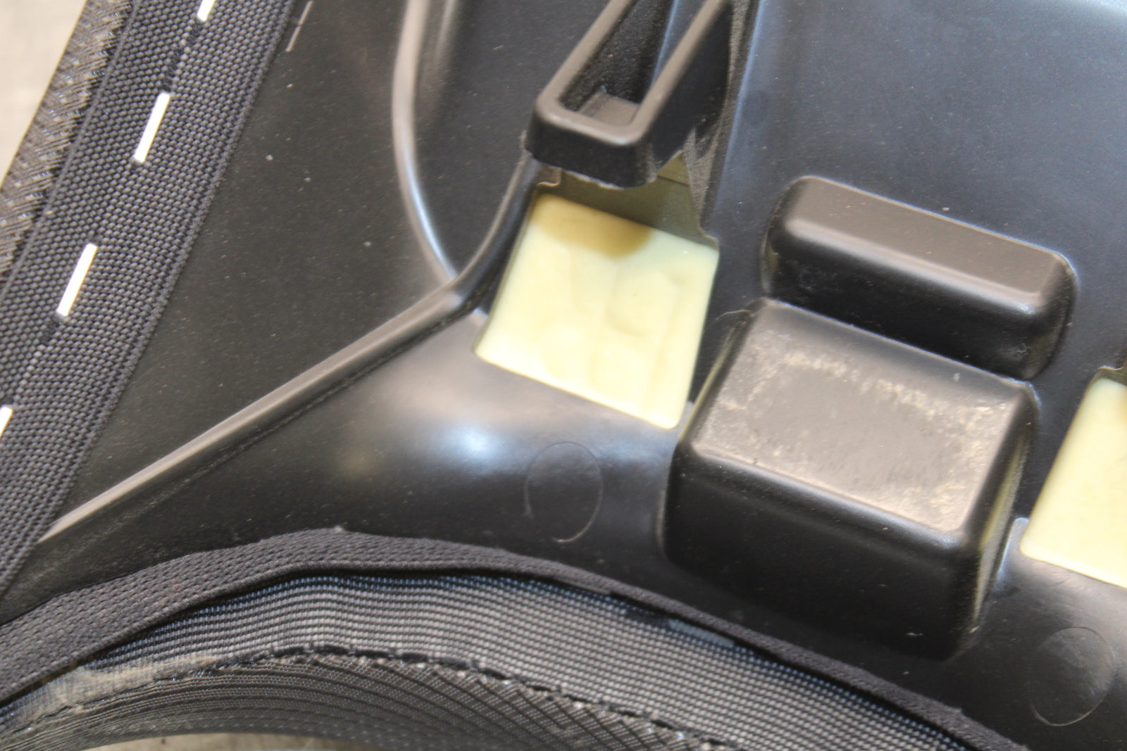 18-23 KAWASAKI NINJA 400 FRONT DRIVERS SEAT PAD SADDLE PILLION BB660