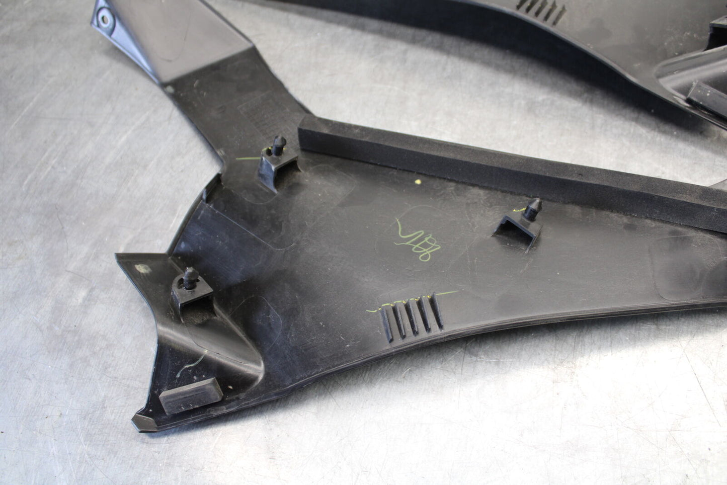 18-23 KAWASAKI NINJA 400 RIGHT LEFT FRONT SIDE SEAT PANELS TRIMS  BB679