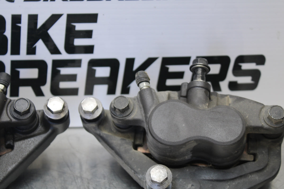 09-15 YAMAHA FZ6R RIGHT LEFT FRONT BRAKE CALIPER SET PAIR CALIPERS BB161