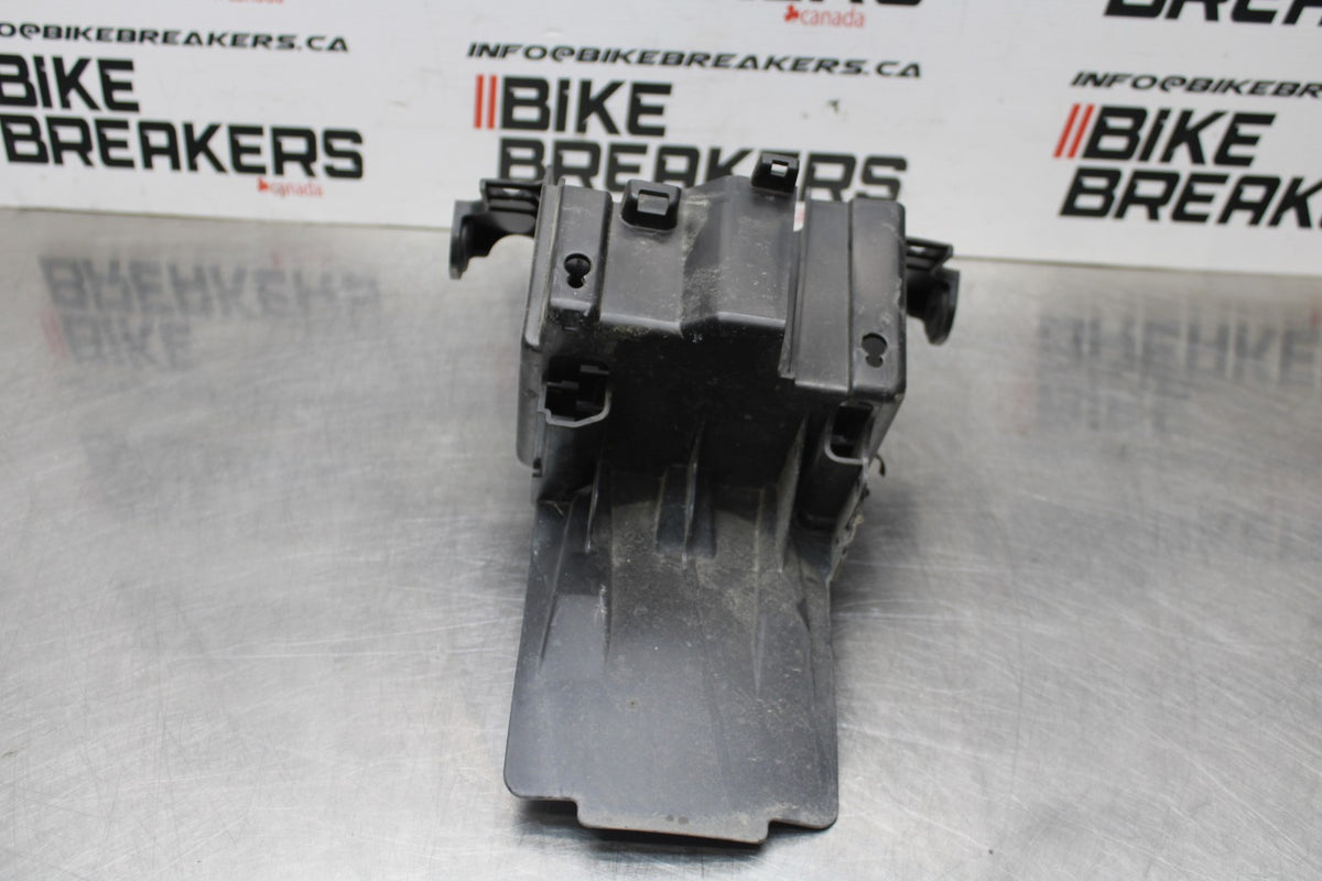 17-24 SUZUKI SV650 REAR BACK TAIL UNDERTAIL BATTERY TRAY PLASTIC BB829