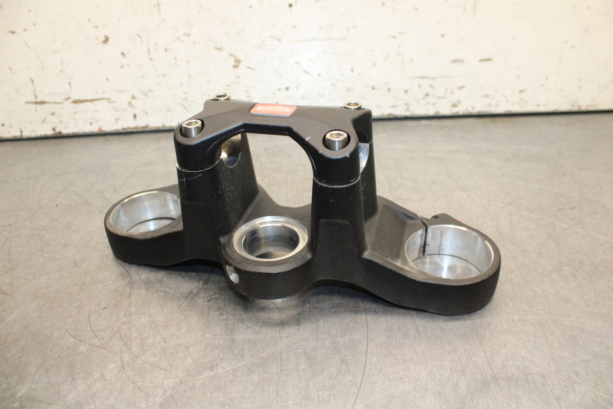 21-24 APRILIA TUONO 660 FACTORY FORKS UPPER TRIPLE TREE CLAMP BB733