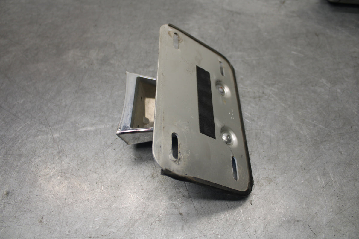 05-09 SUZUKI BOULEVARD C90 LICENSE PLATE LIGHT BB692