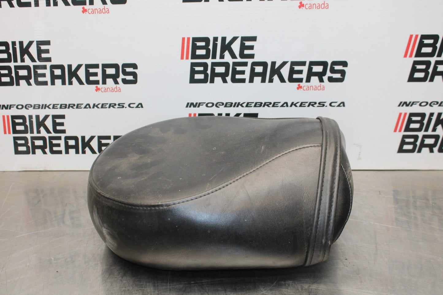 03-08 KAWASAKI VULCAN 1600 REAR BACK PASSENGER SEAT BB196