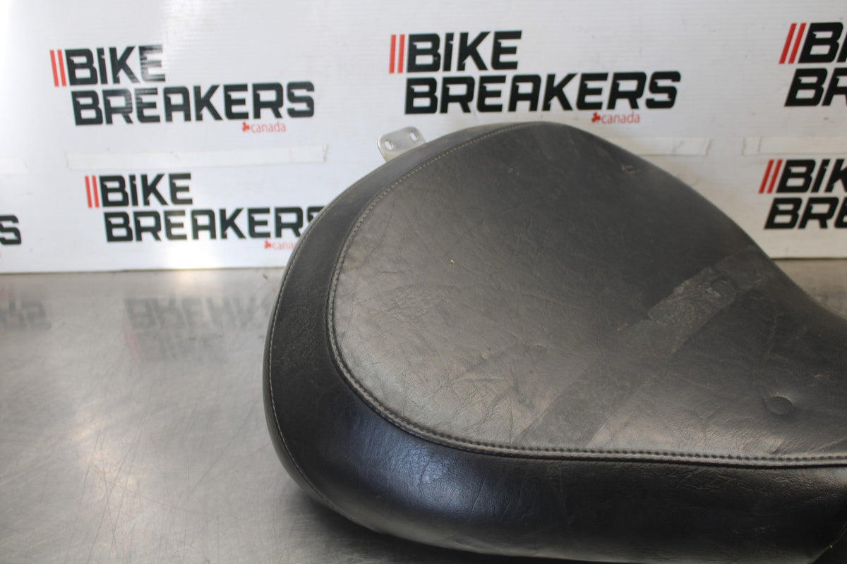 05-09 SUZUKI BOULEVARD C90 FRONT DRIVERS SEAT BB918