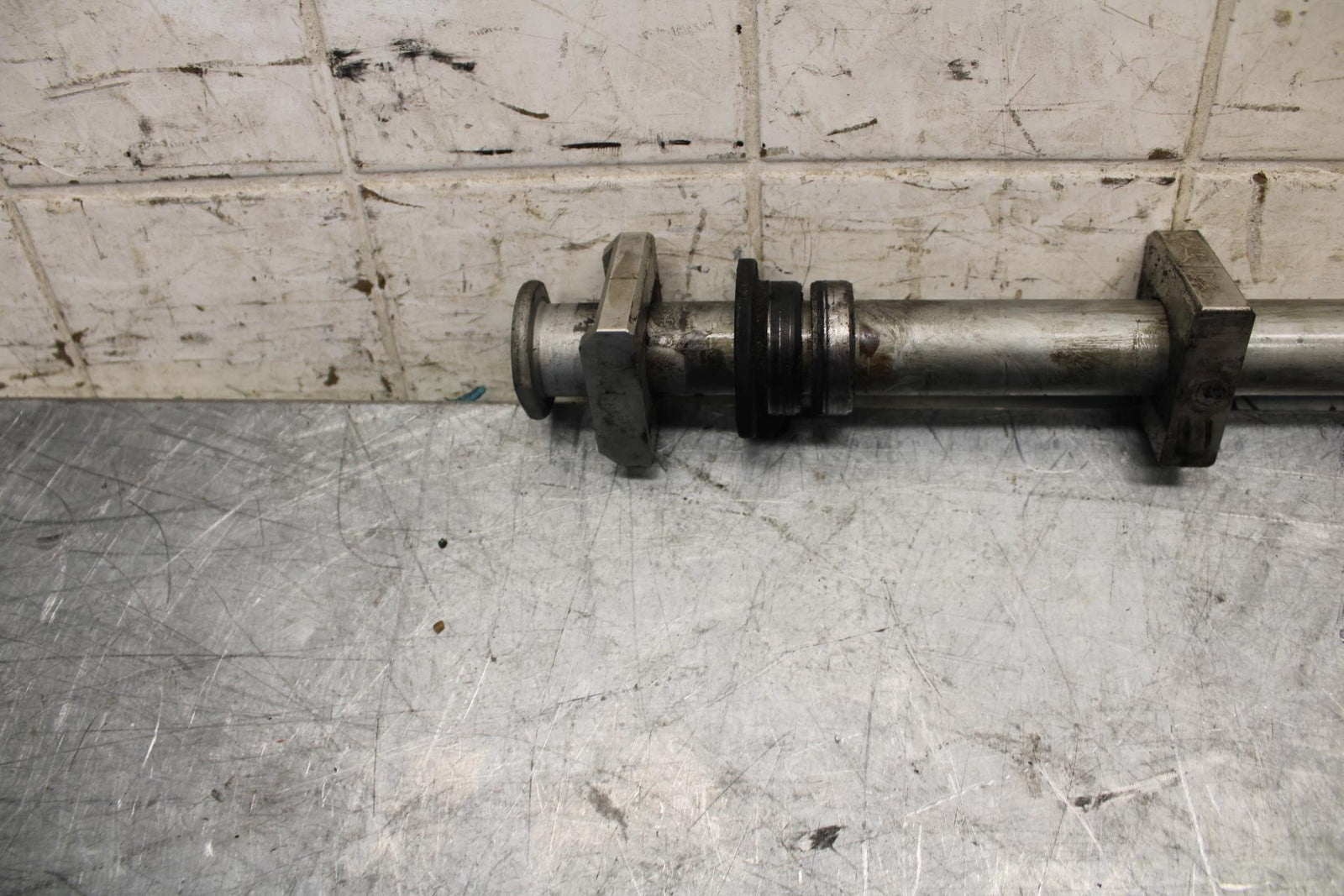 2016 Honda CBR1000RR REAR AXLE WHEEL RIM PIVOT BOLT AXEL 42301-MFL-000 BB530