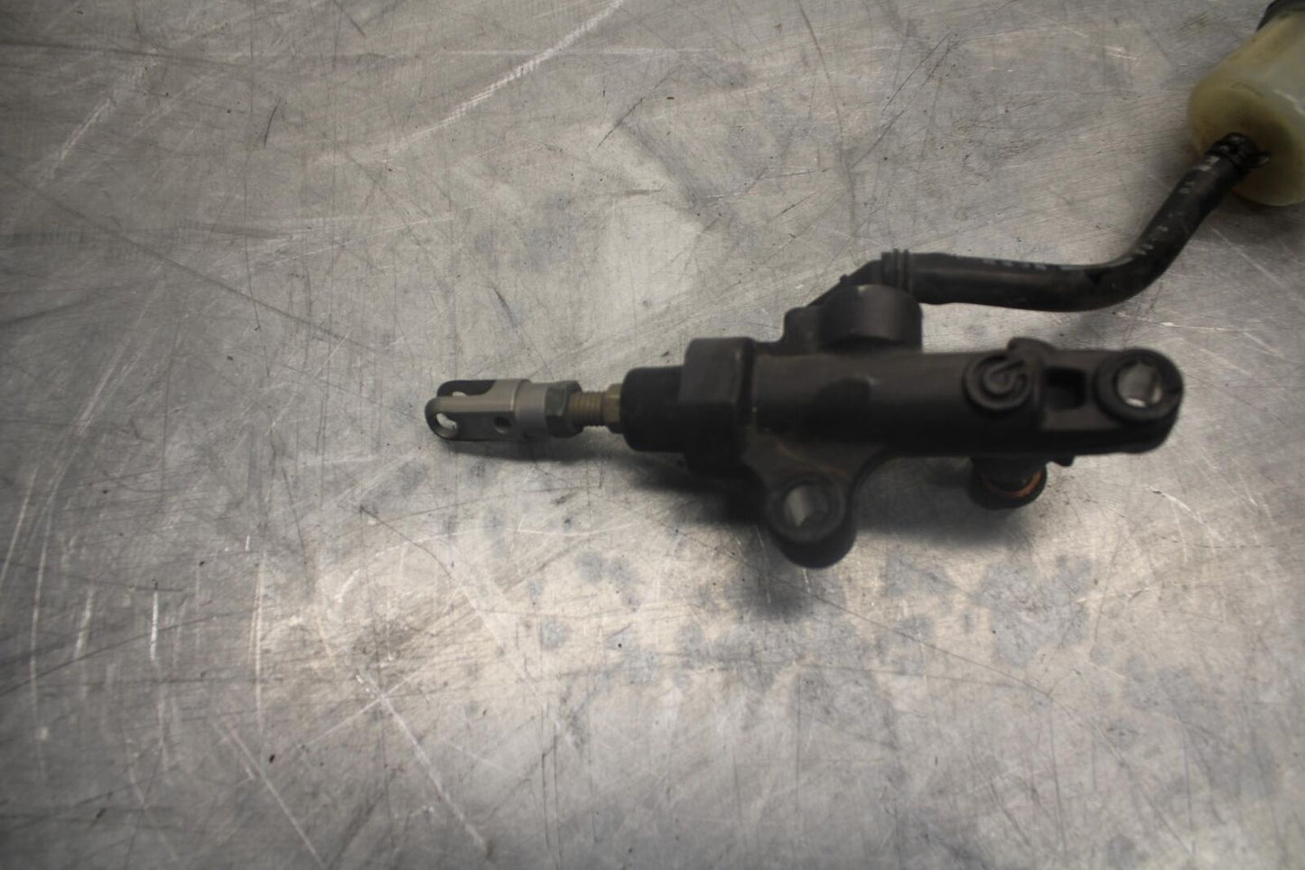 05 YAMAHA YZF R6S REAR BREMBO  BRAKE MASTER CYLINDER W RESERVOIR BB462