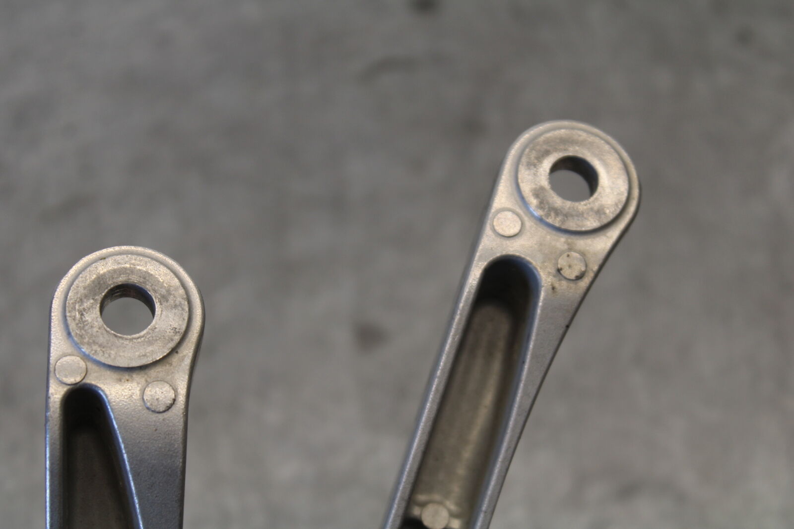 07-12 HONDA CBR600RR REAR BACK PASSENGER PEG SET PAIR BB672