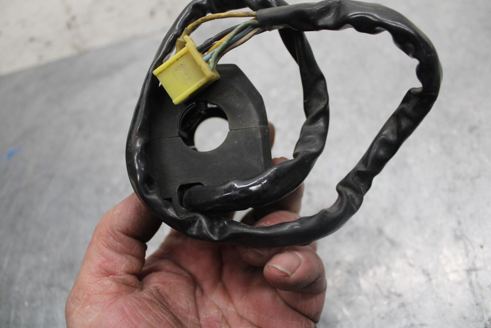 1986 Suzuki GSXR1100 LEFT CLIP ON HANDLE HORN SIGNALS SWITCH SWITCHES BB43