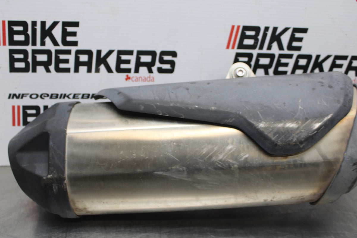 15 TRIUMPH TIGER 800 EXHAUST PIPE MUFFLER SLIP ON CAN SILENCER BB873
