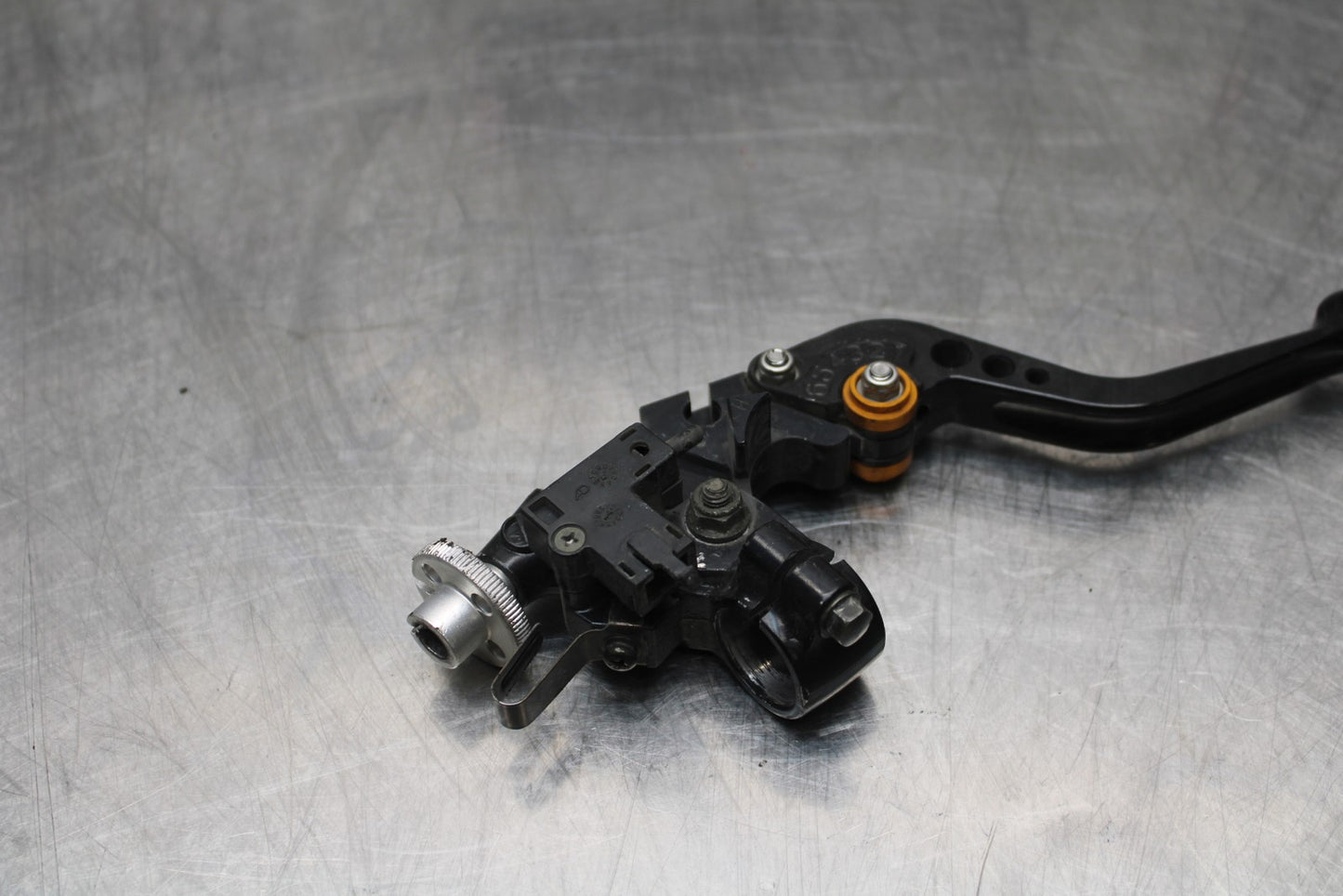 06-07 SUZUKI GSXR 600 CLUTCH PERCH MOUNT WITH LEVER  BB178