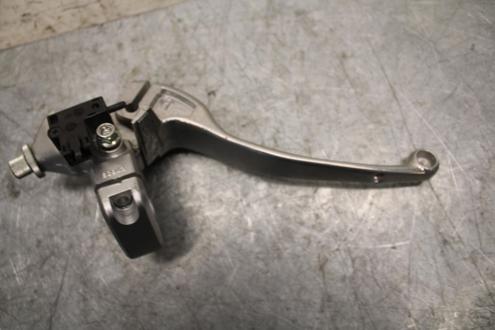 2007 Suzuki Boulevard M50 CLUTCH PERCH MOUNT WITH LEVER  BB537