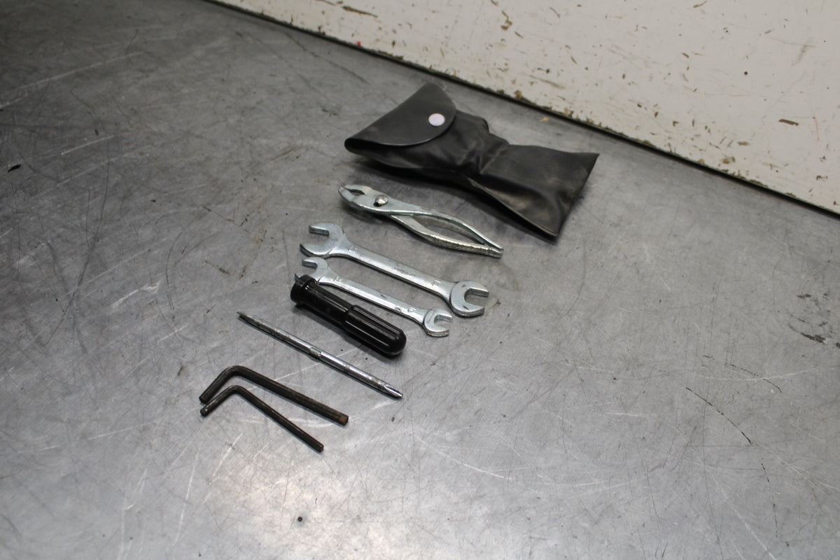 11-24 SUZUKI GSXR750 STOCK TOOLS OEM TOOL BAG KIT SET BB714