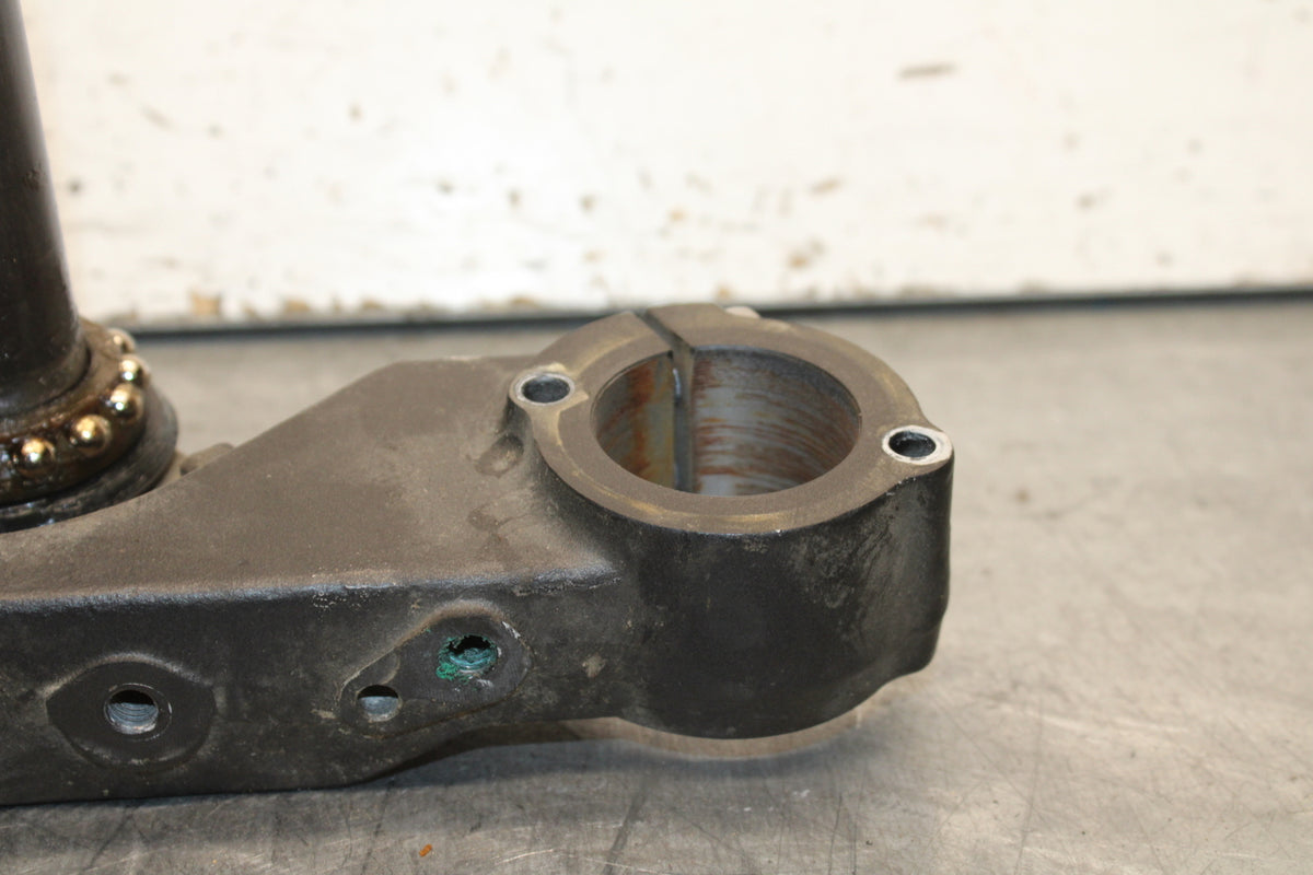 14-15 YAMAHA V STAR 1300 XVS1300CT TOURER FRONT FORK CLAMP LOWER TRIPLE BB722 