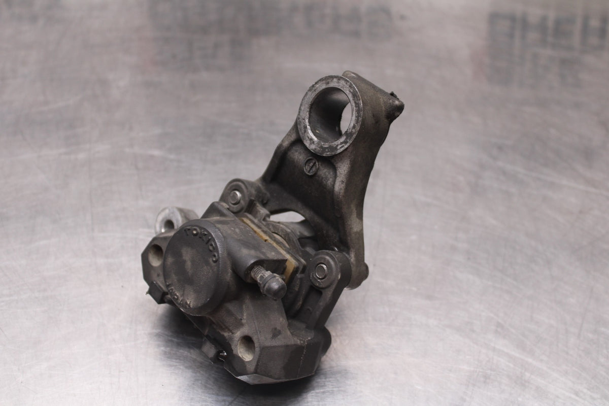 00 SUZUKI GSXR750 REAR BACK BRAKE CALIPER W MOUNT BRACKET BB820