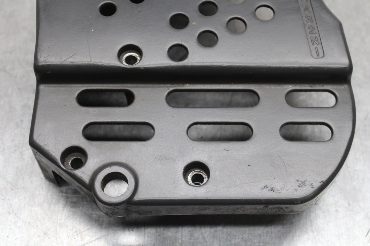 91-92 SUZUKI GSXR750 M  ENGINE SPROCKET COVER BB125