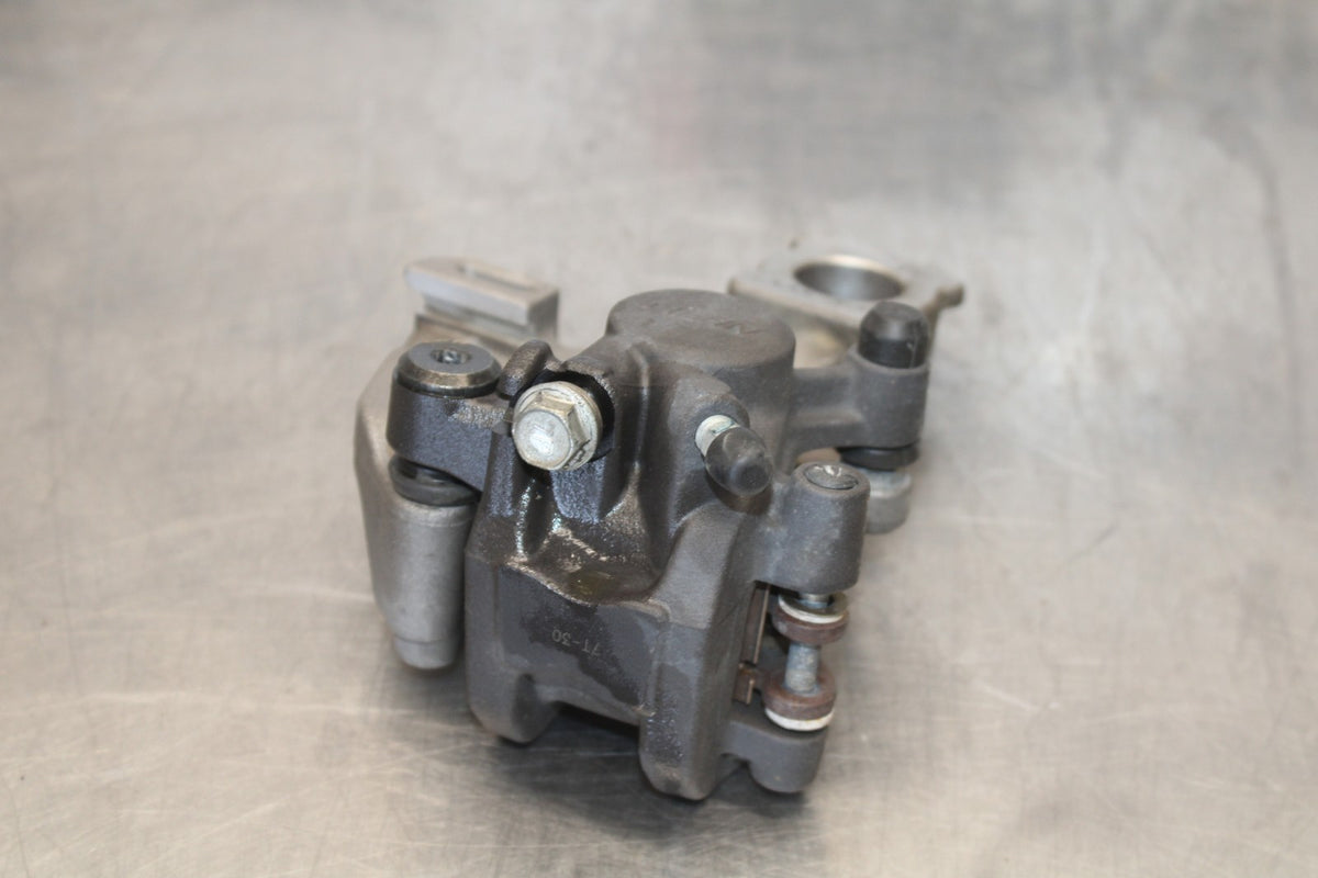 18 SUZUKI GSXR750 REAR BACK BRAKE CALIPER W MOUNT BRACKET BB891
