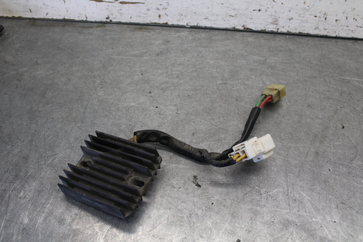 05-06 HONDA CBR600RR RECTIFIER VOLTAGE REGULATOR BB689