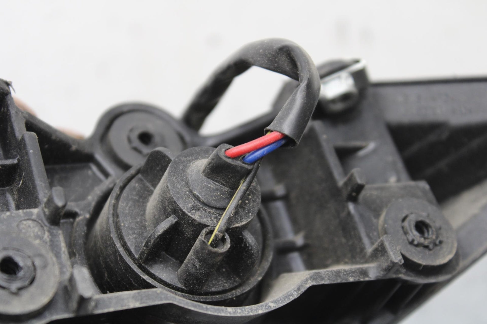 15-16 KAWASAKI EX300 REAR TAIL TAILLIGHT BACK BRAKE LIGHT BB635