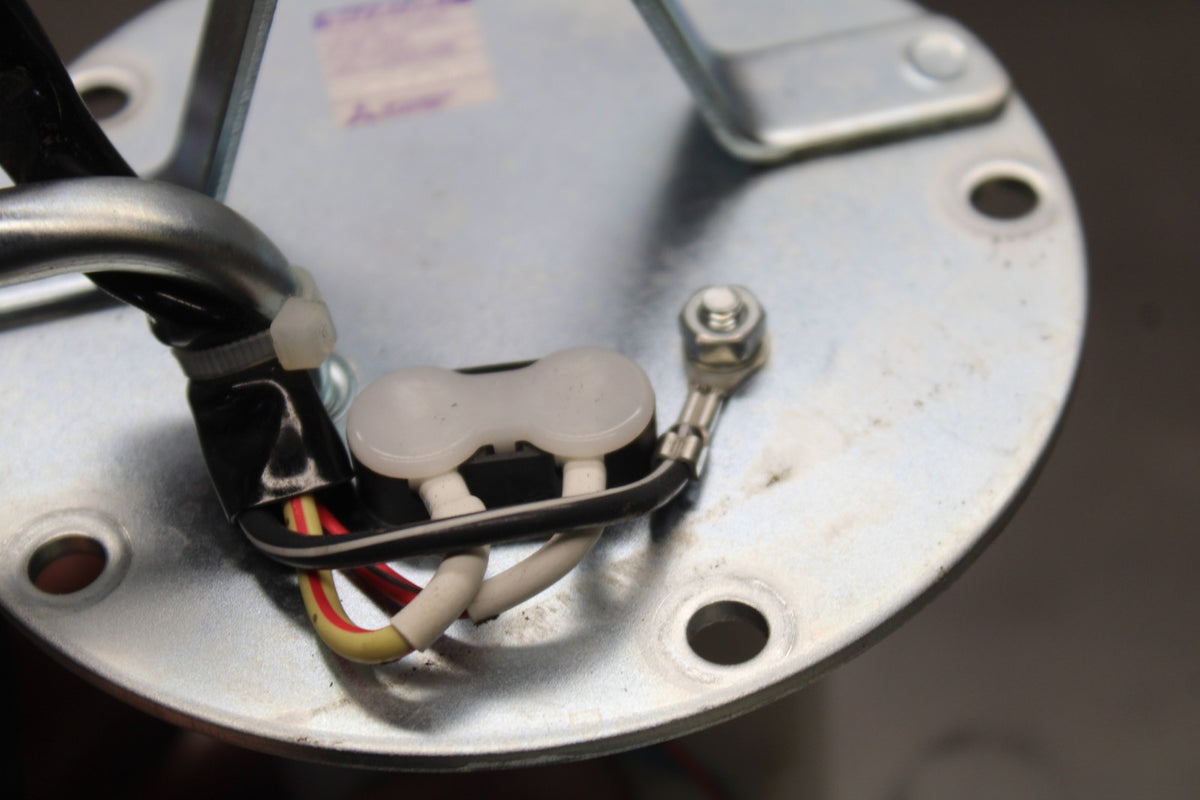 15-26 SUZUKI GSXR600 FUEL PUMP GAS PETROL SENDER UNIT BB888