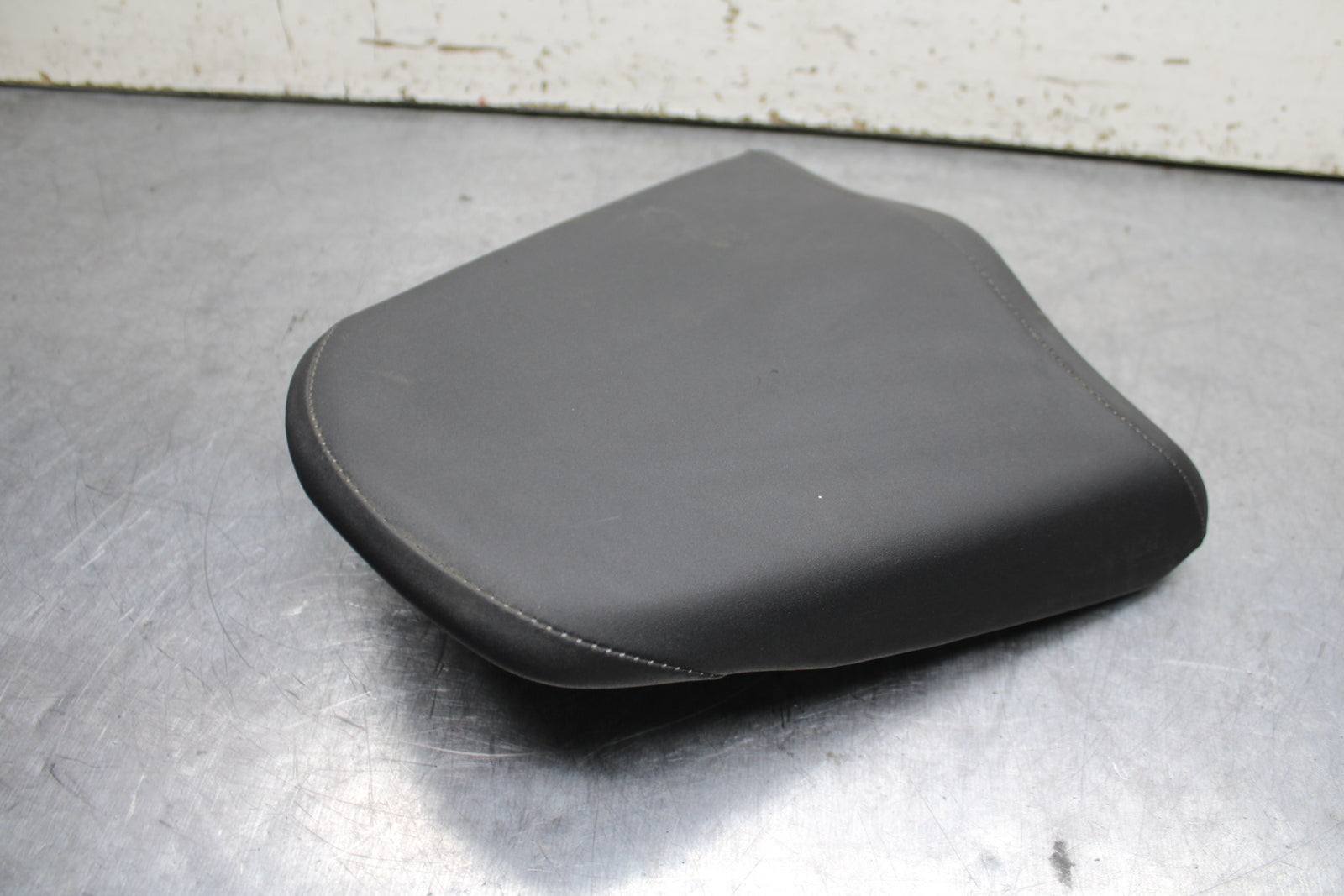 15-16 HONDA CB300F REAR BACK PASSENGER TANDEM SEAT PAD SADDLE PILLION BB740
